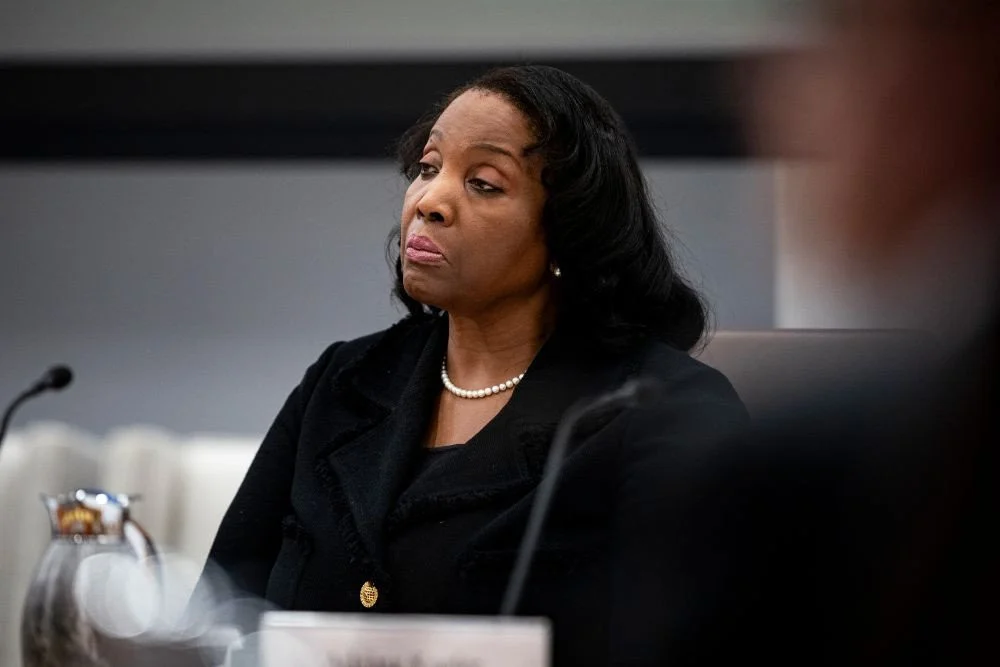 Kontroversi Trump Pecat Gubernur The Fed Lisa Cook: Dampak Politik, Ekonomi, dan Independensi Bank Sentral