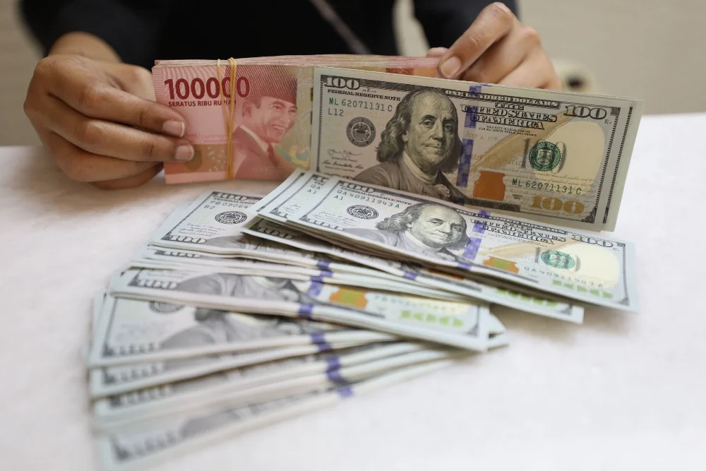 Defisit Transaksi Berjalan Indonesia 2025: Tantangan Rupiah dan Stabilitas Ekonomi