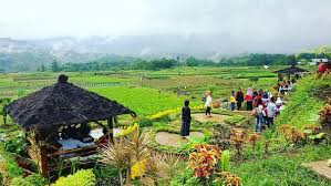Traveling Nusantara 2025: Inovasi Destinasi, Budaya Lokal, dan Tantangan Wisata Berkelanjutan